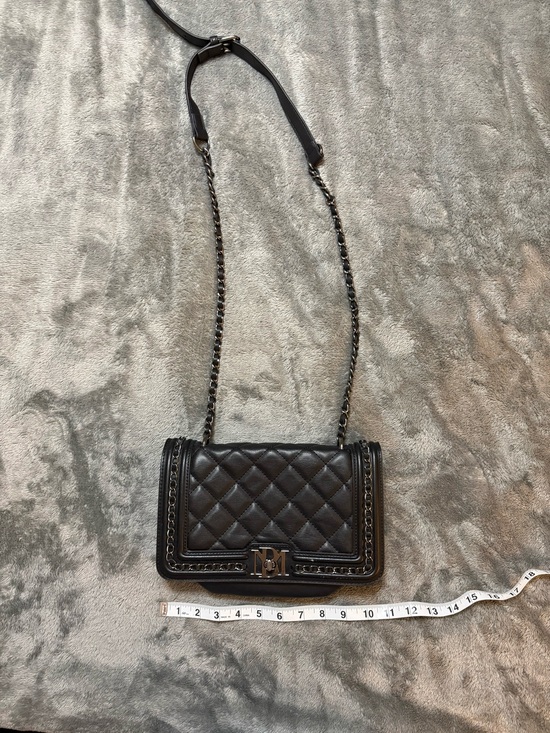 Badgley Mischka Handbags - Badgley Mischka Black Quilted Chain-Trim Crossbody Bag